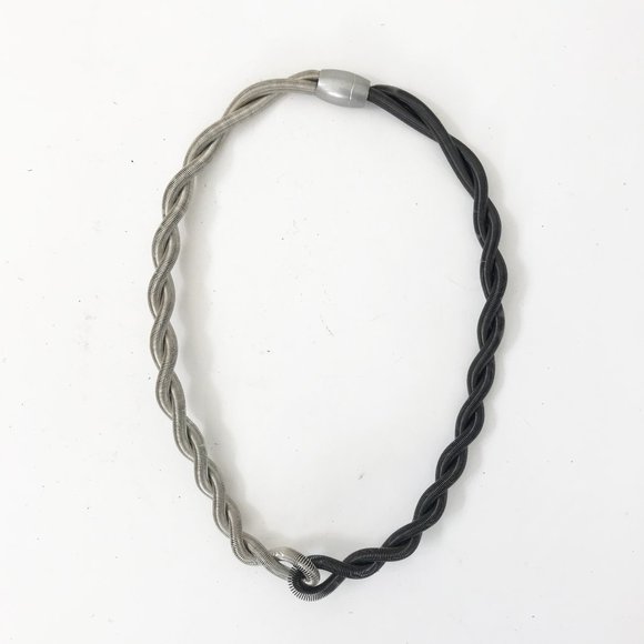 Jewelry - Vintage Y2K Twisted Two Color Spring Coiled Necklace with Magnetic Enclosure